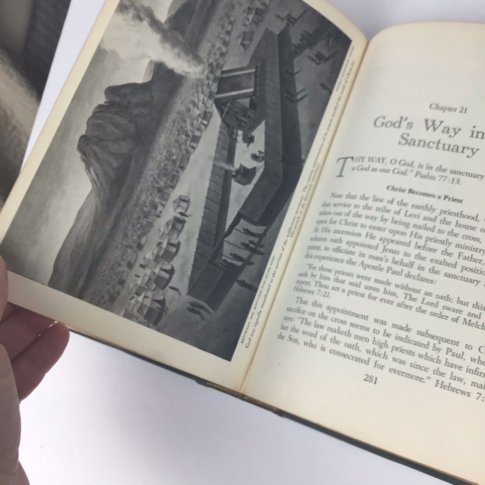 Pair of vintage green books with crochet accent. - Picture 13 of 13
